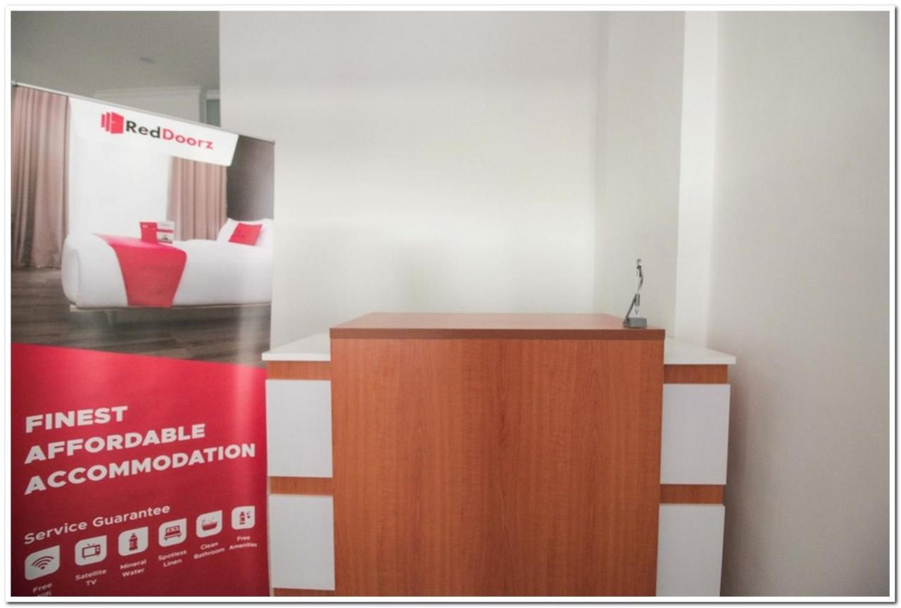 Reddoorz @ Ruko Itc Roxy Mas Otel Cakarta Dış mekan fotoğraf
