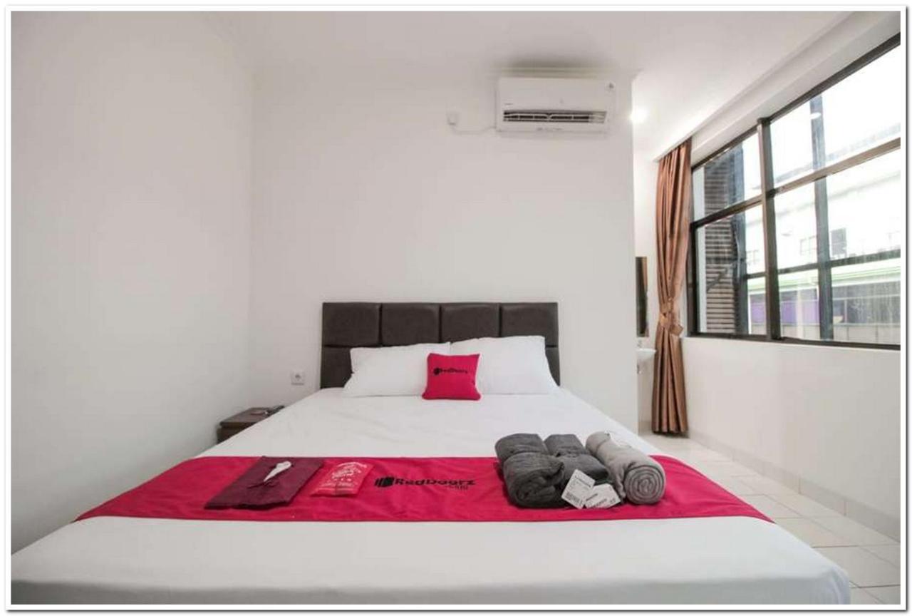 Reddoorz @ Ruko Itc Roxy Mas Otel Cakarta Dış mekan fotoğraf