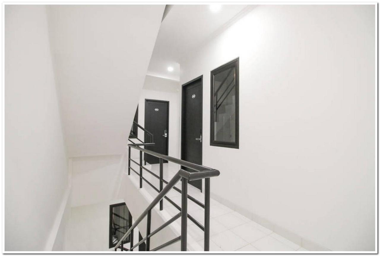 Reddoorz @ Ruko Itc Roxy Mas Otel Cakarta Dış mekan fotoğraf